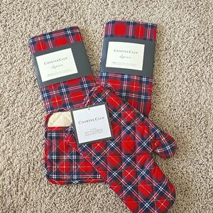 New Kitchen Apron and Mitt Set - 4 Pieces